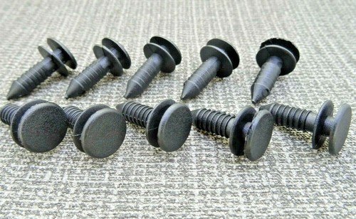 Astin martin rear - door, clips