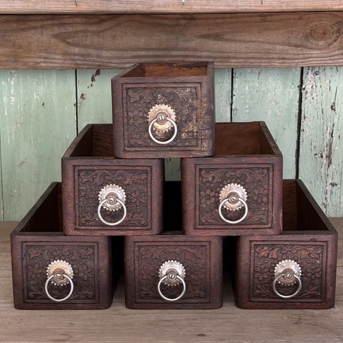 Vtg set carved wood - set,