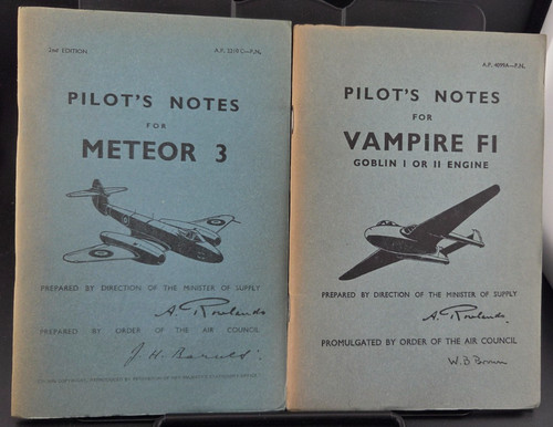 Pilot notes booklets - notes",