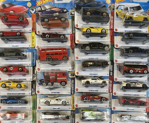 Hot wheels die cast - cars, 1:64