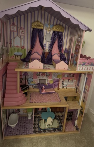 Kidkraft wooden dollhouse - wooden,