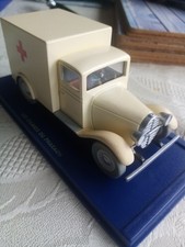ATLAS TINTIN AMBULANCE MODEL