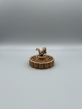 Wade squirrel pin - squirrel, dish