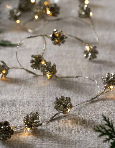The white company garland - company,