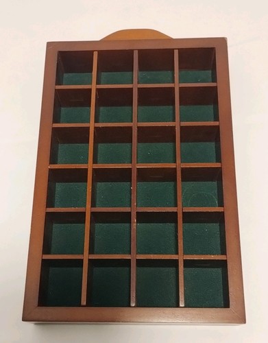 Vintage wooden square display - square,