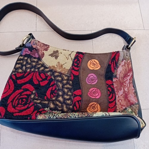 Bueno handbag new with phone - bueno,