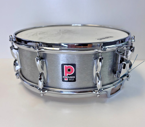 Premier model hifi - ‘model,