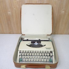 Olympia Splendid 66 Typewriter