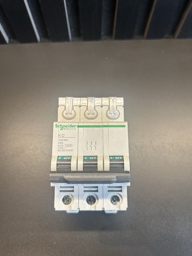 Square amp 10d363 - amp, d