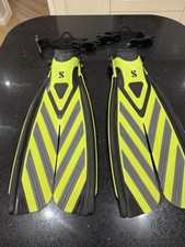 Scubapro Open Heel Fin, M-Large, Yellow used excellent condition 