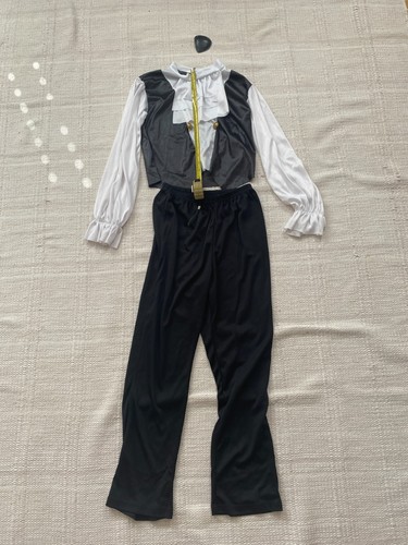 Pirates dressing costume - pirates, up
