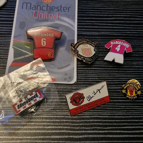 Manchester united badges - united,