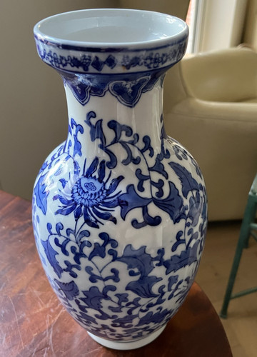 Oriental large pot - , vase