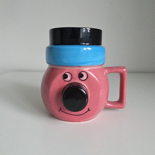 Vintage bertie bassett mug - bassett, 3d