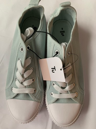 Bnwt canvas trainers tu - bnwt,