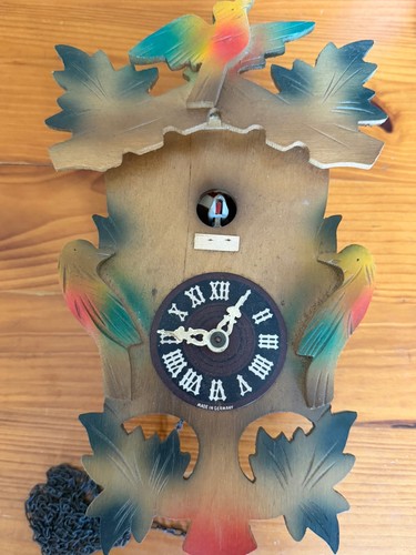 Vintage wooden cuckoo - no, vintage-