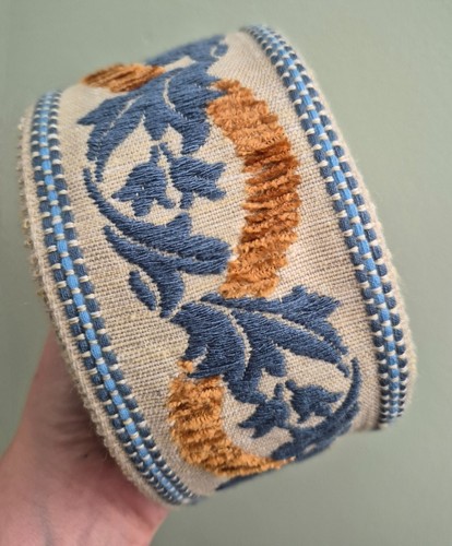 Genuine vintage upholstery - 7,