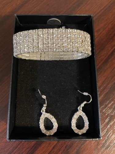 Bling costume jewellery - -,