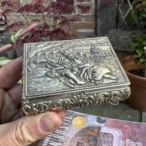 Vintage metal trinket box - metal,