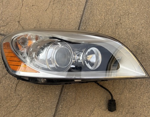 Volvo xc60 2012 headlight - volvo,