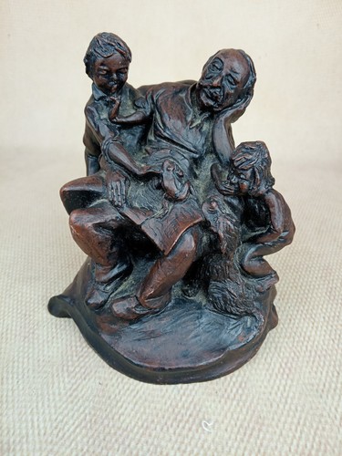 Vintage cold cast resin - ⭐,