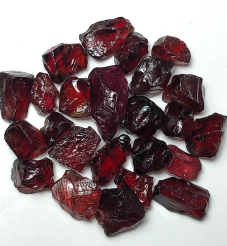 Red rhodolite garnet - 91.58, ct