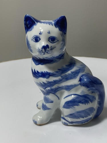 Chinoiserie blue white ceramic - blue,