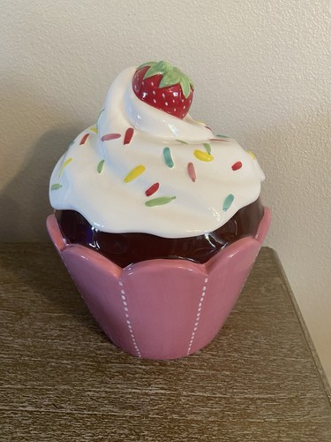 Pier imports ceramic - 1, cupcake