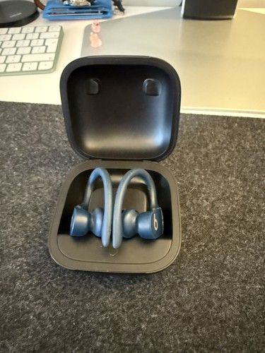 Beats dre powerbeats - by, dr.