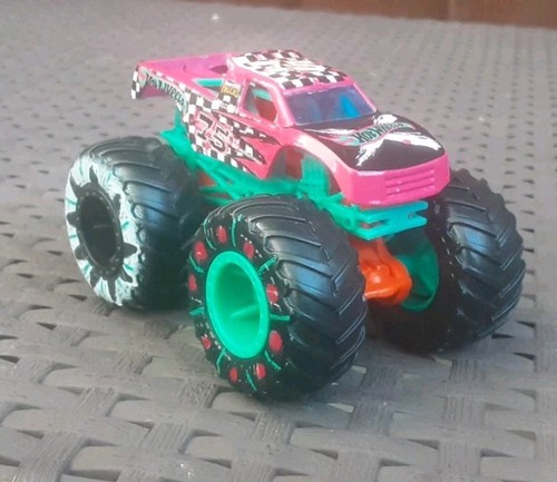 Hot wheels monster truck - hot,