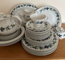 Selection of Royal Doulton Burgundy Patt'n Dinner & Tea Ware (Individual prices)