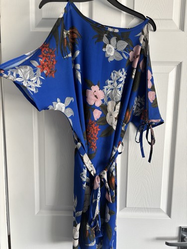 Stunning blue floral - stunning, blue/floral