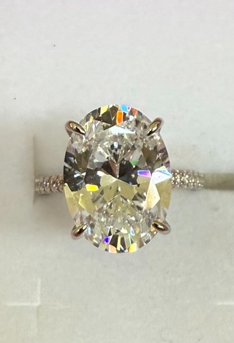 Stunning carat oval shape cz - stunning,