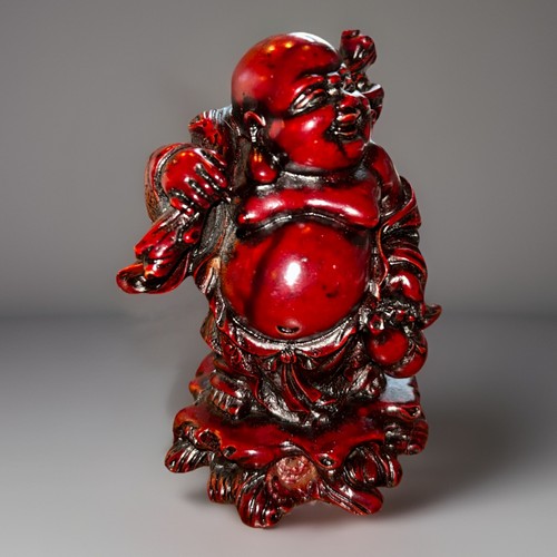 Red resin laughing - red,