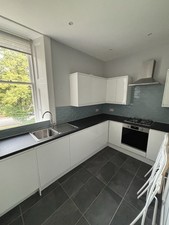 Nearly New Howden’s Kitchen