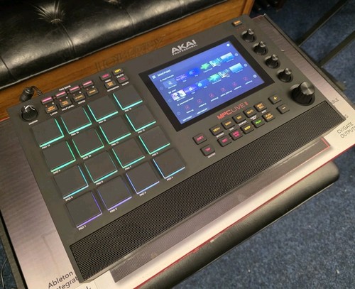 Akai mpc live soft - 2, case