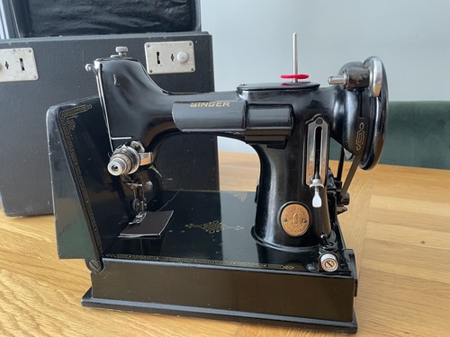 Singer featherwight 221k - singer,