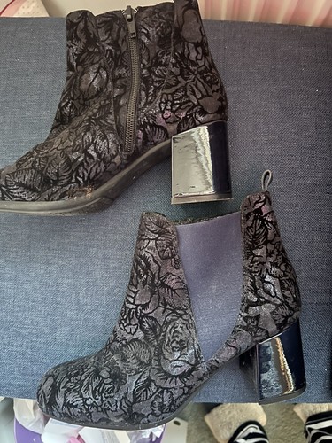 Kanna blue embroidered boots - blue,