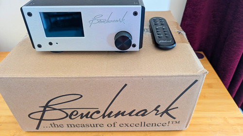 Benchmark la4 pre amplifier - la4,
