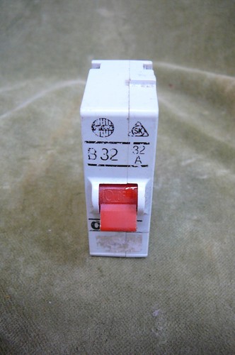 Wylex amp b32 plug - 1, x