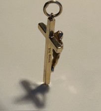 9ct yellow Gold cross pendant