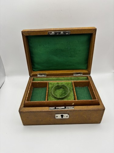 Antique leather jewellery - leather,