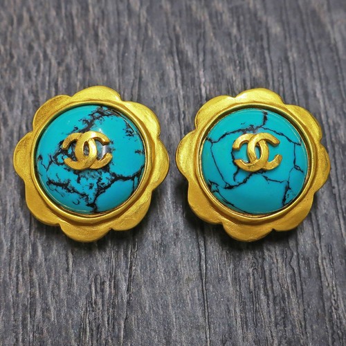 Chanel gold plated logos - gold,