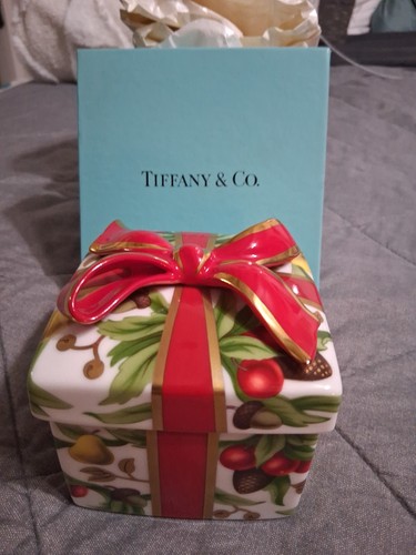 Tiffany holiday porcelain gift - tiffany,