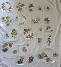 18 Vintage Glass Plates. Decorative. In Excellent Condition. See Pictures