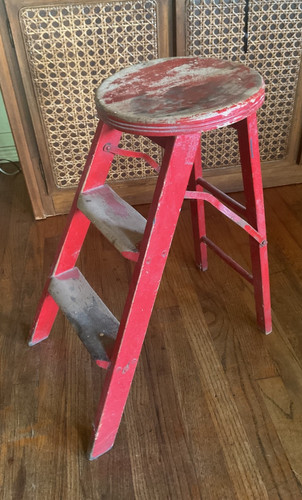 Vintage round wood step ladder - round,