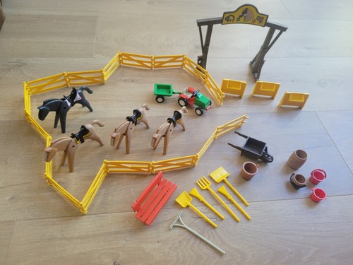 Playmobil farm horse - playmobil, stable
