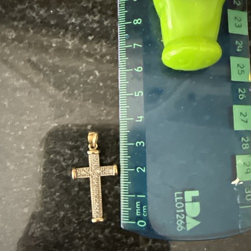 9ct gold cross - pendant,