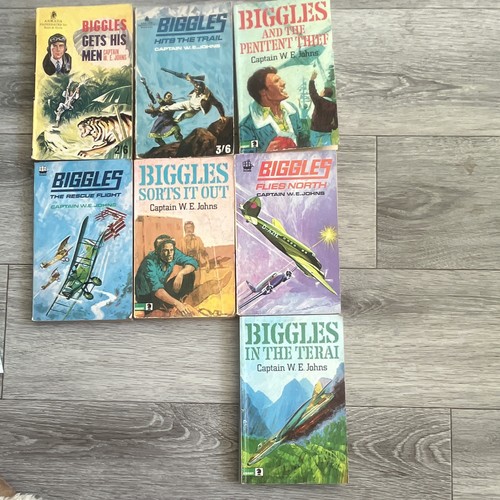 Armada biggles paperback - biggles,
