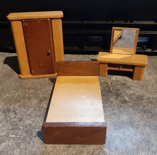 Vintage 16th scale dol - scale,